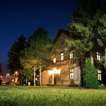 Locomotiv Vendégház Hercegszanto Esterno foto