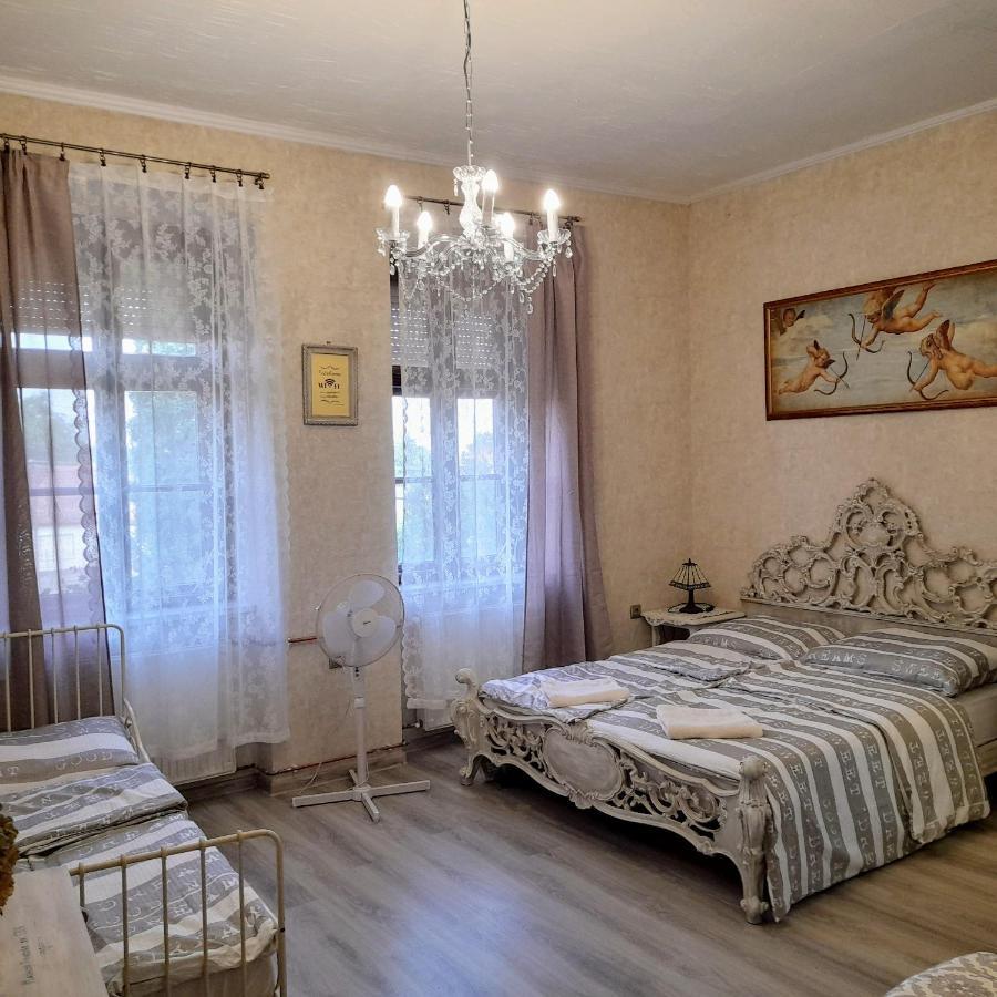 Locomotiv Vendégház Hercegszanto Esterno foto